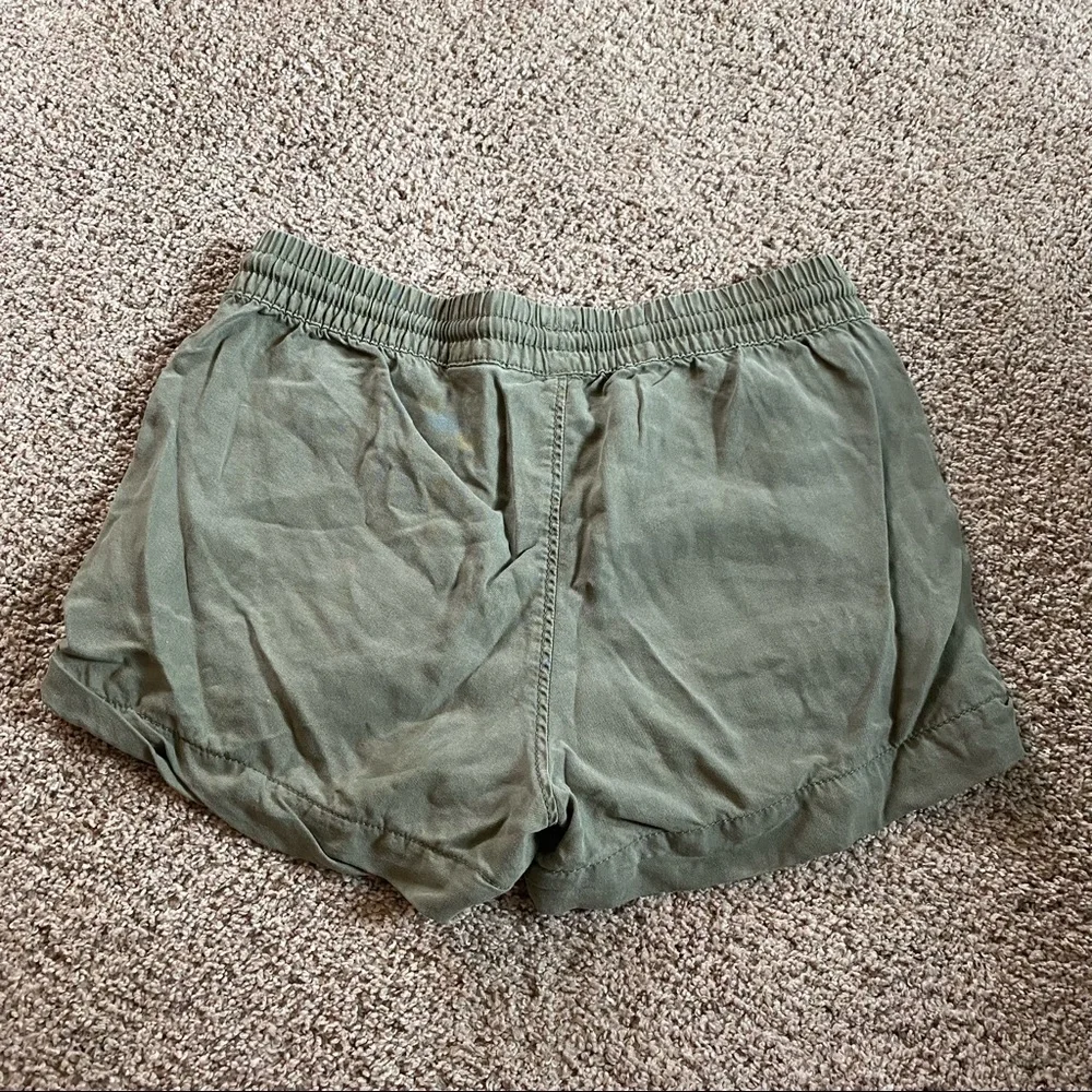 Shorts - Picture 3 of 3
